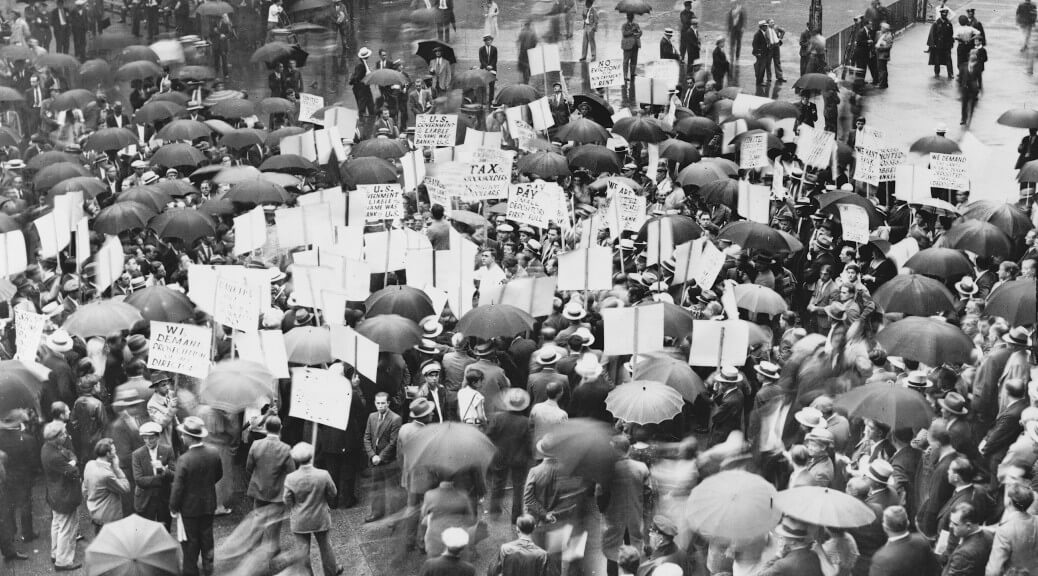 Protestors outside the Bank of the United States after its failure in 1931